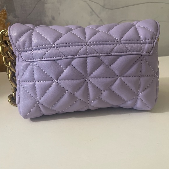 Lavender Zara handbag with thick gold chain handle. - Picture 2 of 4